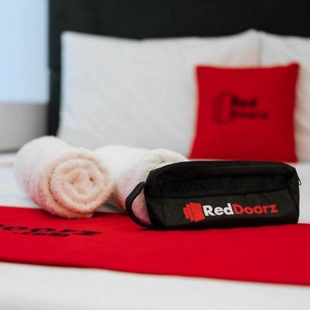 Reddoorz At Hotel Rumberpon سورونغ المظهر الخارجي الصورة