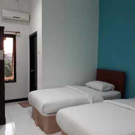 Reddoorz At Hotel Rumberpon سورونغ المظهر الخارجي الصورة
