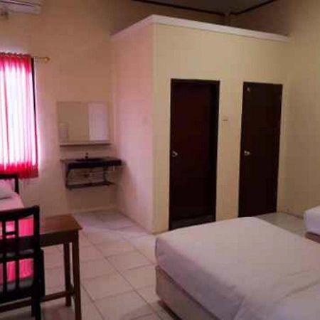 Reddoorz At Hotel Rumberpon سورونغ المظهر الخارجي الصورة