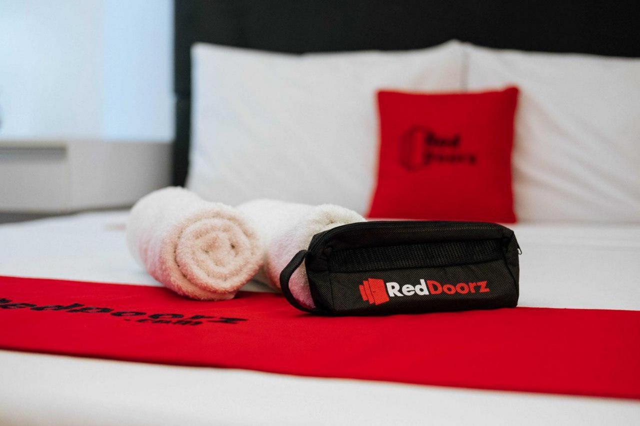 Reddoorz At Hotel Rumberpon سورونغ المظهر الخارجي الصورة