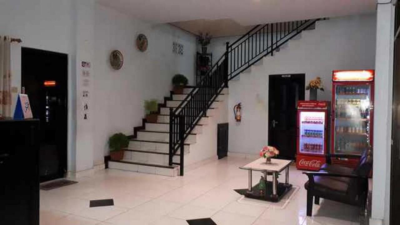Reddoorz At Hotel Rumberpon سورونغ المظهر الخارجي الصورة