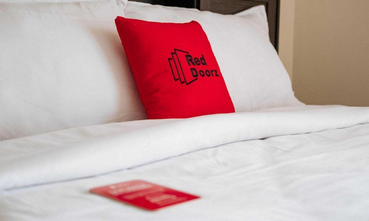 Reddoorz At Hotel Rumberpon سورونغ المظهر الخارجي الصورة